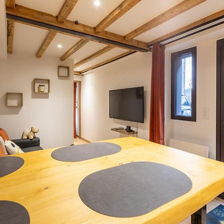 Le Repaire Des Ecureuils - Appt Avec Terrasse Apartment Formigueres Bagian luar foto