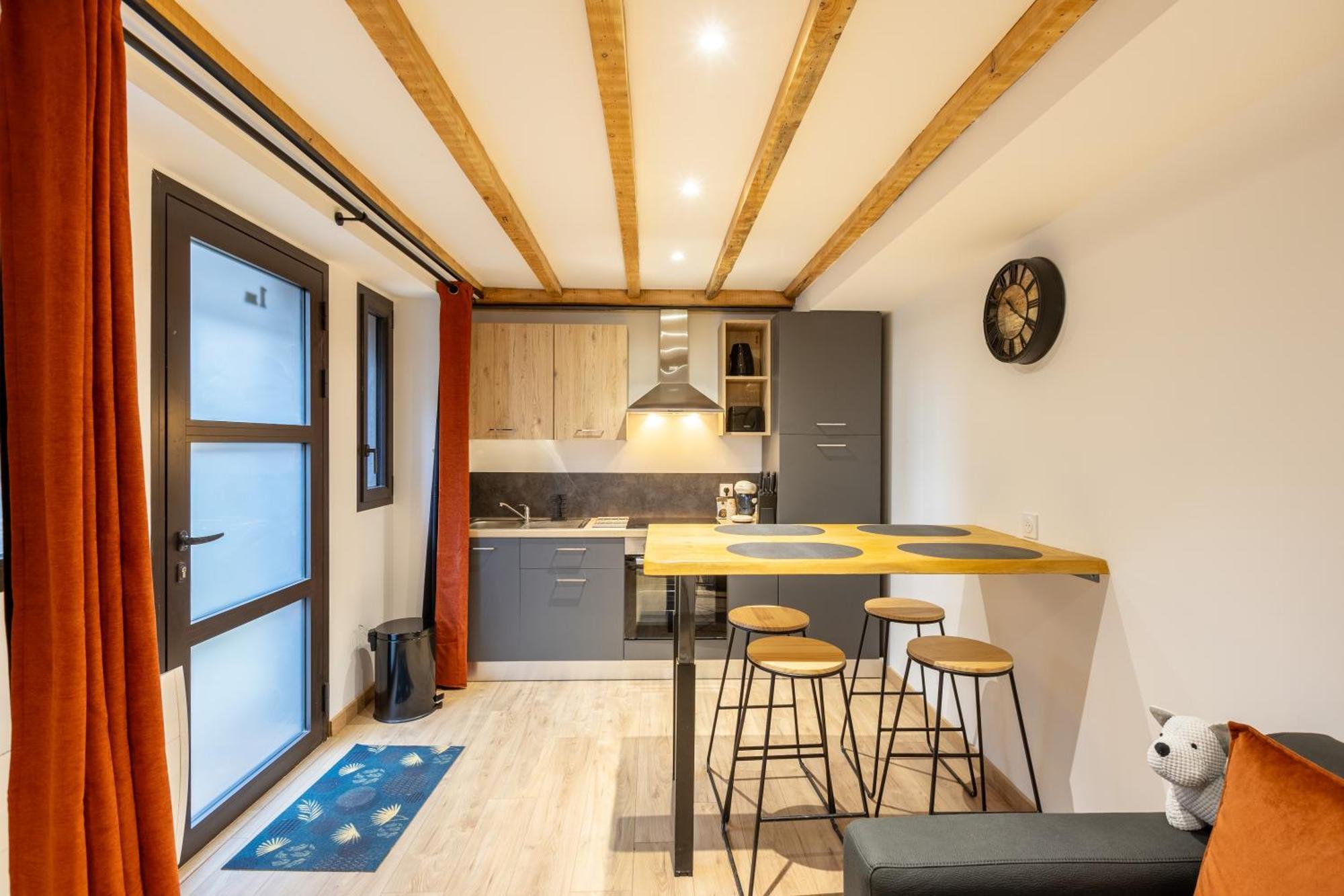 Le Repaire Des Ecureuils - Appt Avec Terrasse Apartment Formigueres Bagian luar foto
