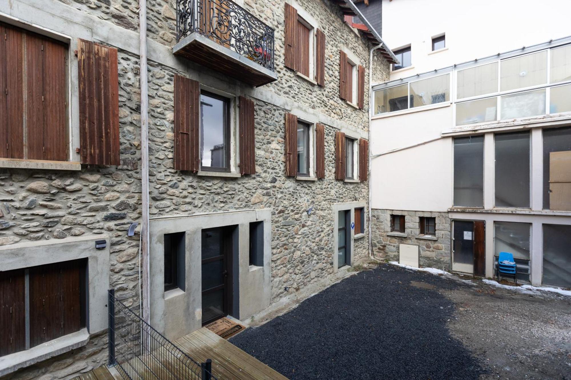 Le Repaire Des Ecureuils - Appt Avec Terrasse Apartment Formigueres Bagian luar foto