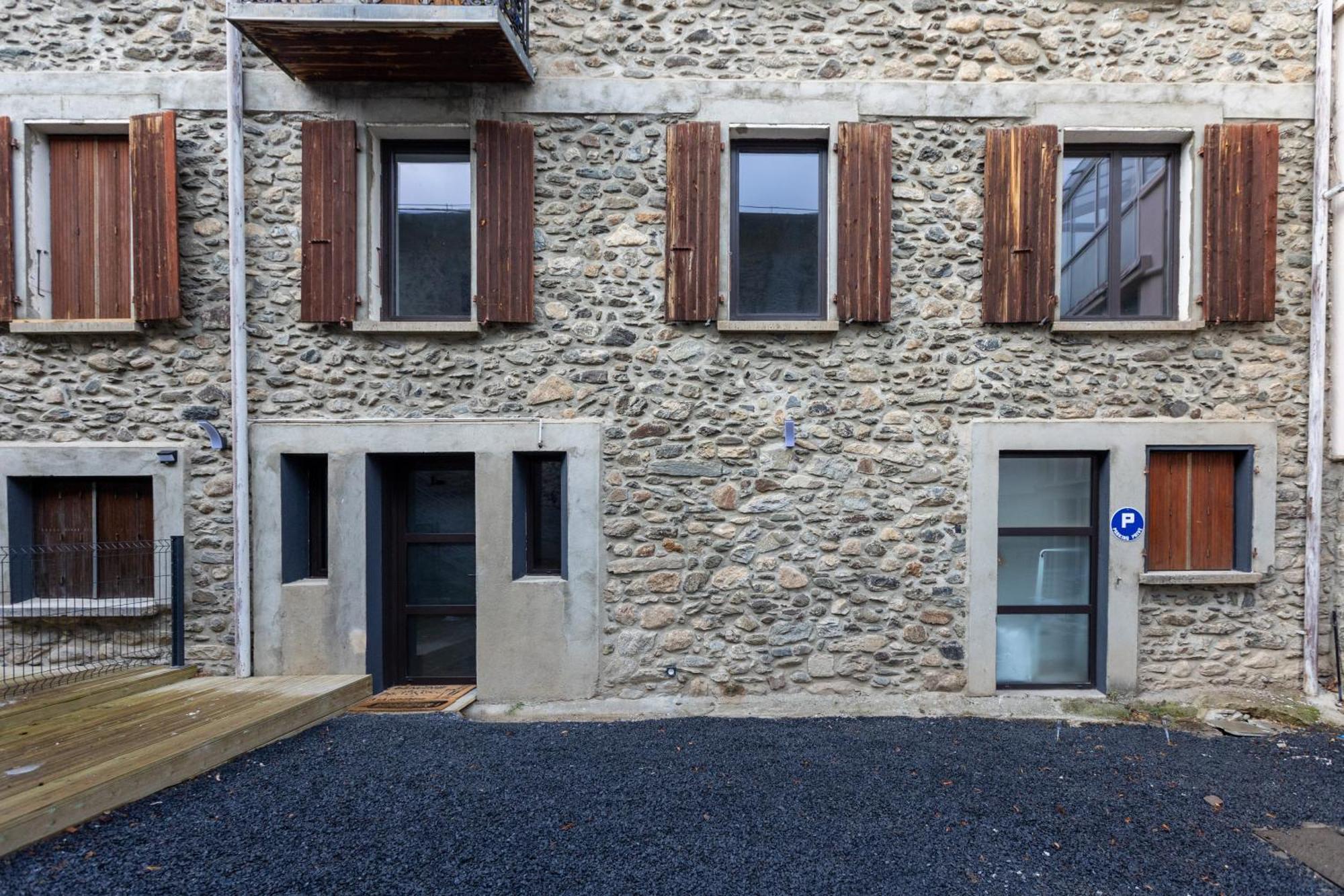 Le Repaire Des Ecureuils - Appt Avec Terrasse Apartment Formigueres Bagian luar foto